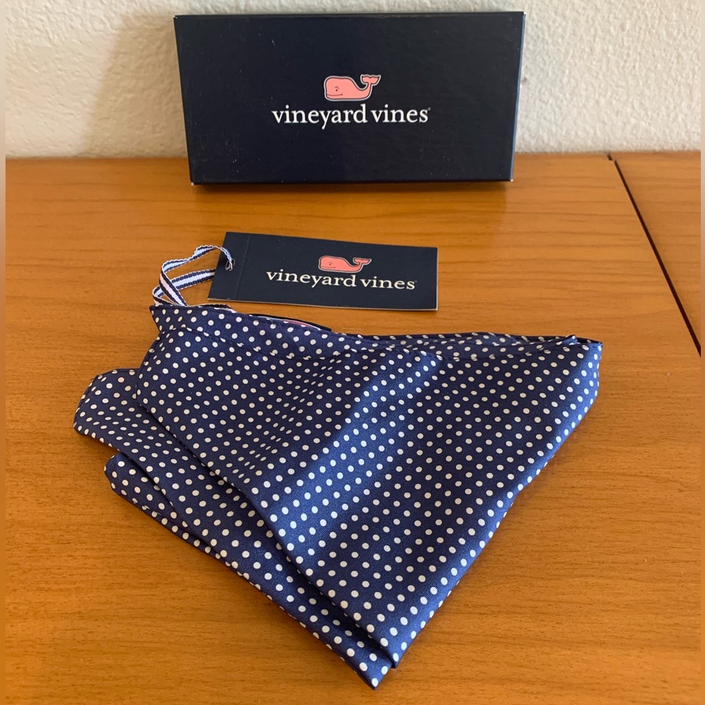 NWT Vineyard Vines Polka-Dot 100% Silk Pocket Square 16”x16” White Dots On Navy